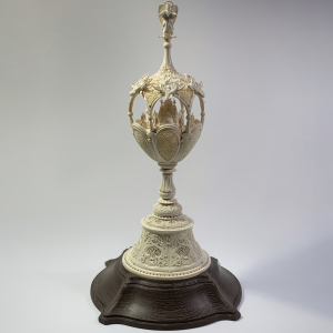 Высокохудожественная скульптура "Кубок во Славу Отечества" из бивня мамонта